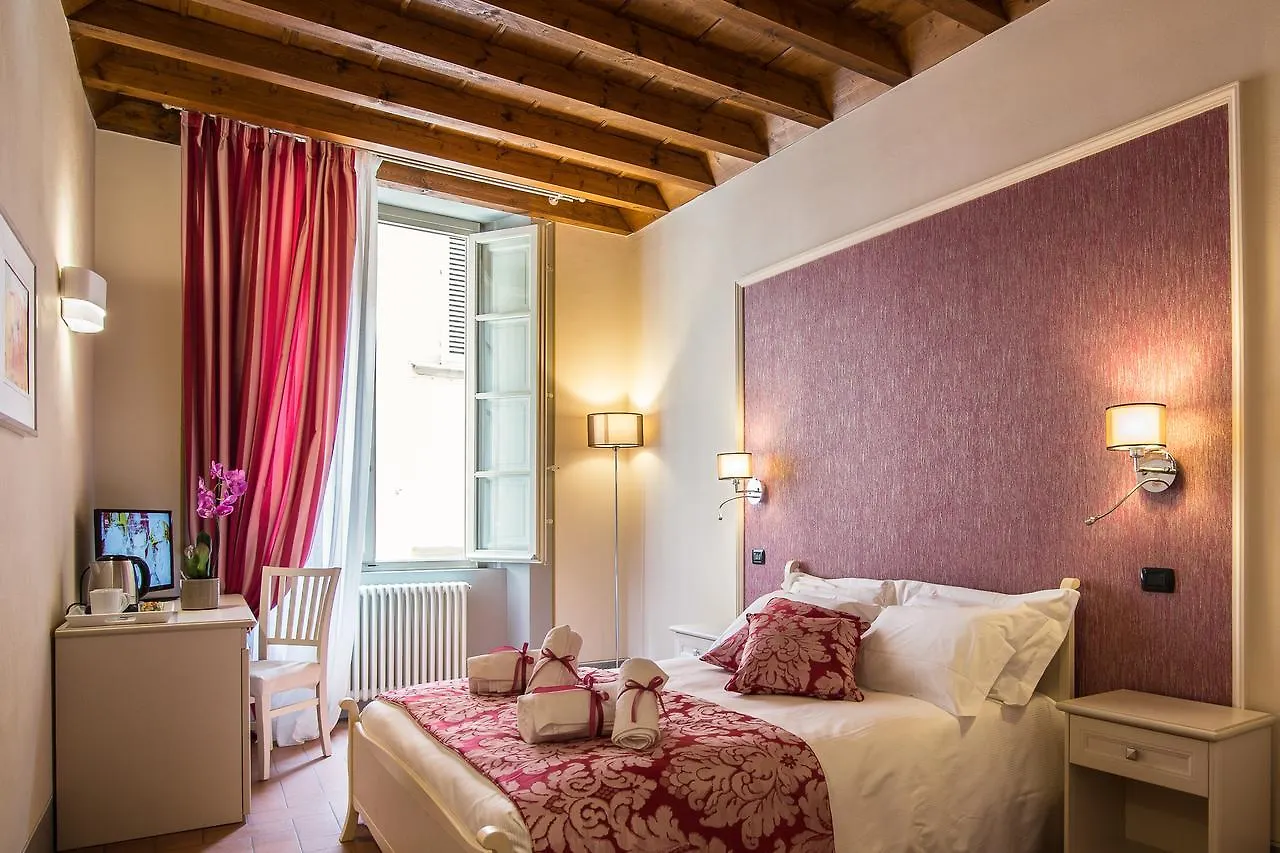 B&B Residenza Di Via Fontana ルッカ ベッド・アンド・ブレックファスト